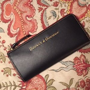 NWOT Dooney and Bourke leather wallet